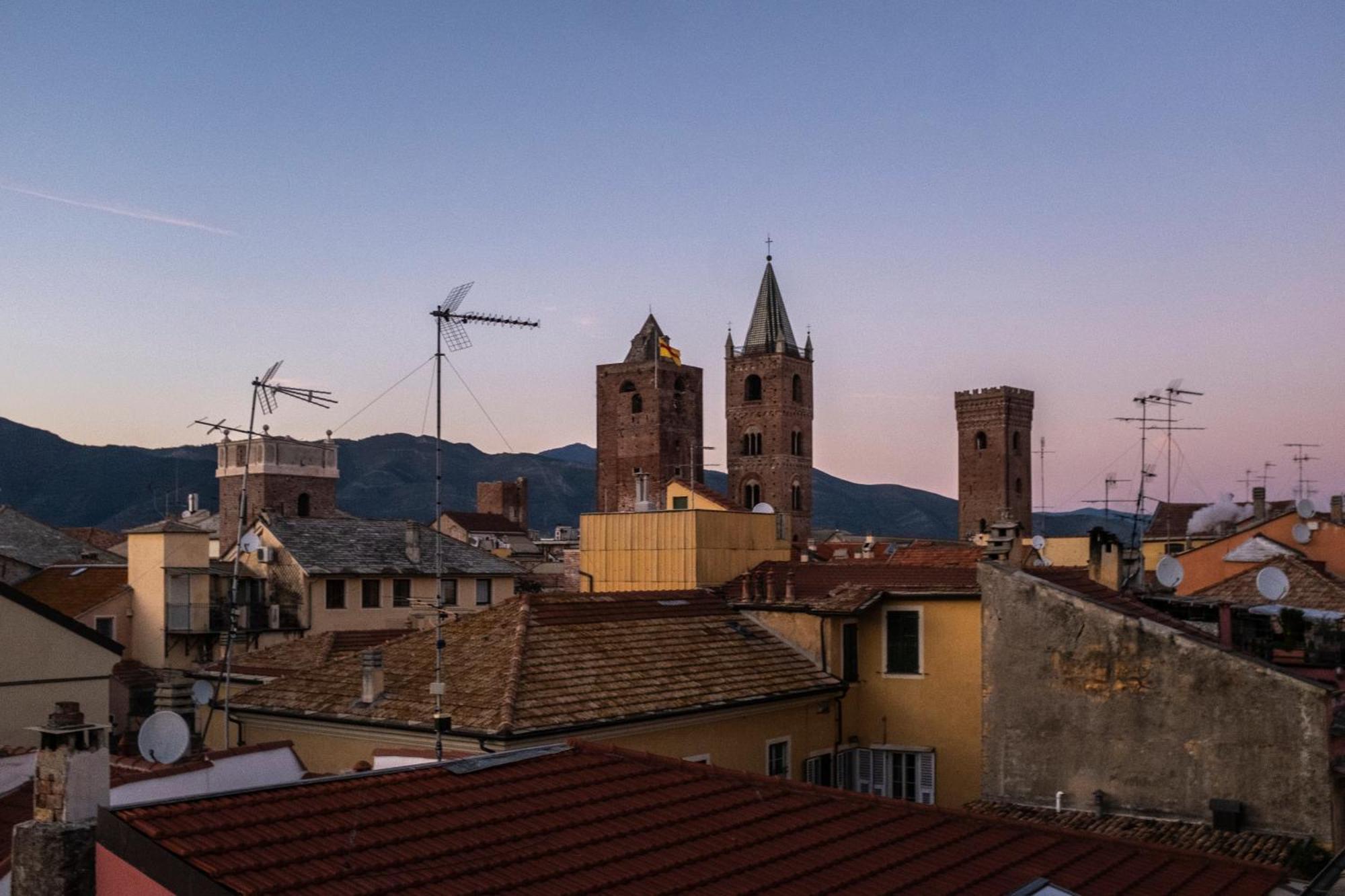 Palazzo Oddo Pensión Albenga
